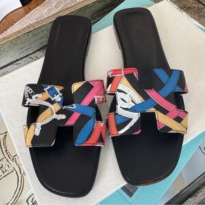Hermes Women's Limited Edition Oran Sandals "Cavalcadour" Printed Leather 39.5